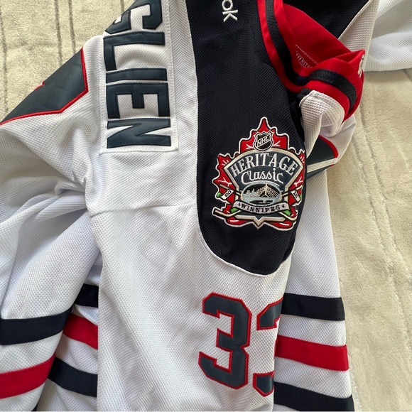 Dustin Byfuglien Winnipeg Jets Heritage Classic Jersey White Size Large - Picture 6 of 7